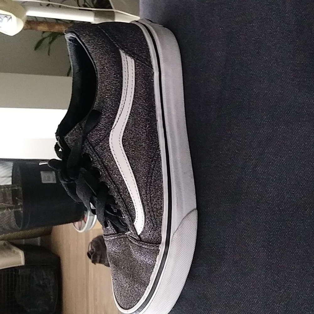 Vans - Picture 5 of 6